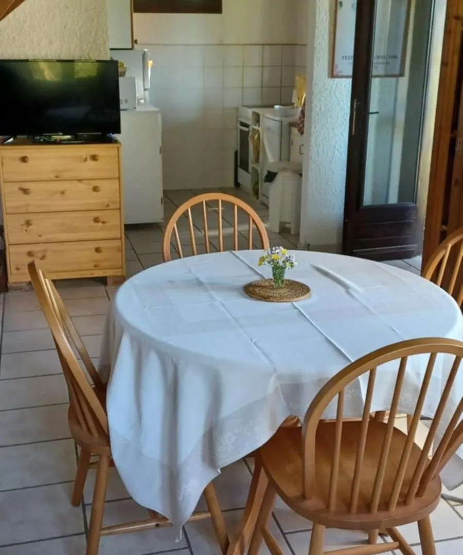 Holiday home Maison Au Calme Avec Vue Splendide Dans La Vallee Du Cele Sauliac-sur-Cele France