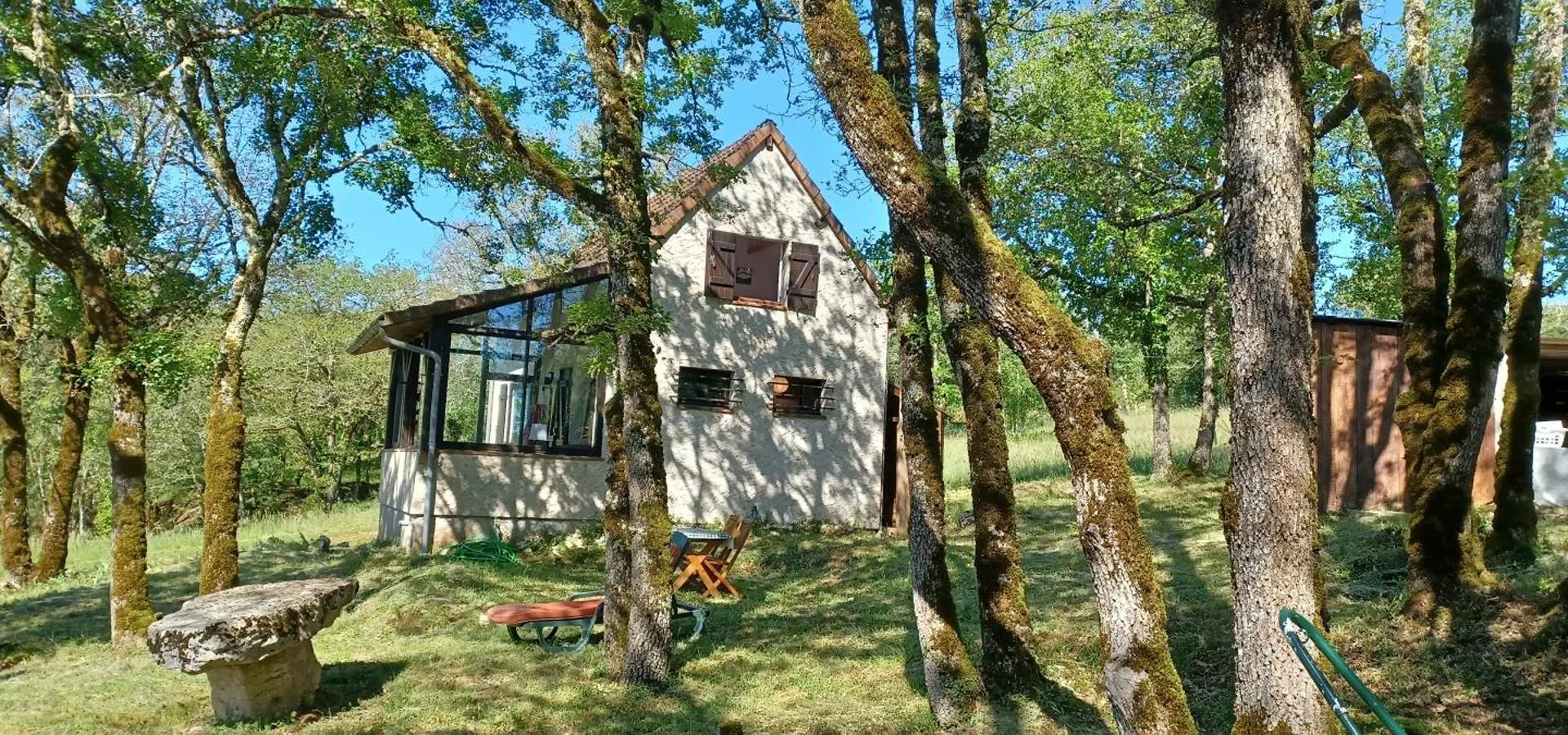 Maison Au Calme Avec Vue Splendide Dans La Vallee Du Cele Sauliac-sur-Cele Holiday home
